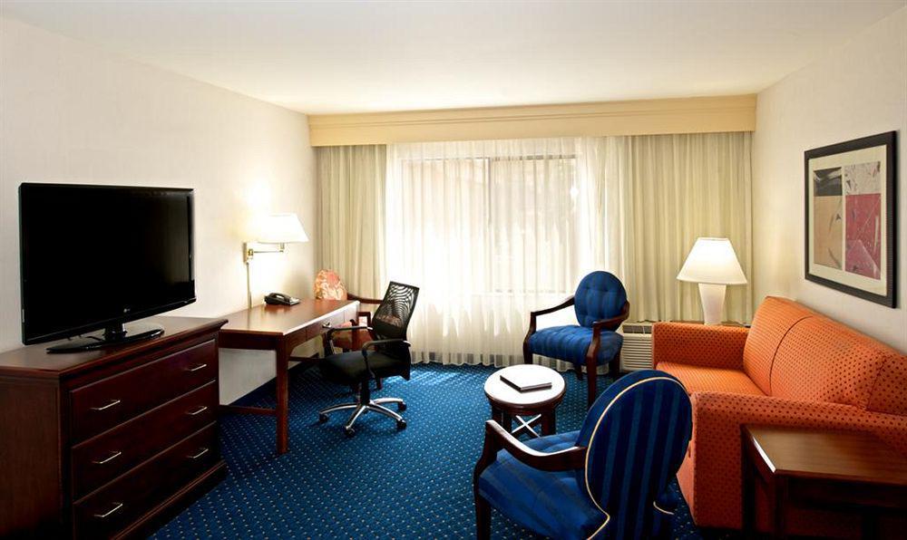 คอร์ทยาร์ด ปาล์ม ดีเซิร์ท Hotel อเมริกา ภายนอก รูปภาพ
